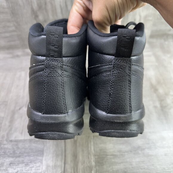 Nike Manoa Youth size 5.5Y Triple Black Boots HF0750-001 - Picture 6 of 8